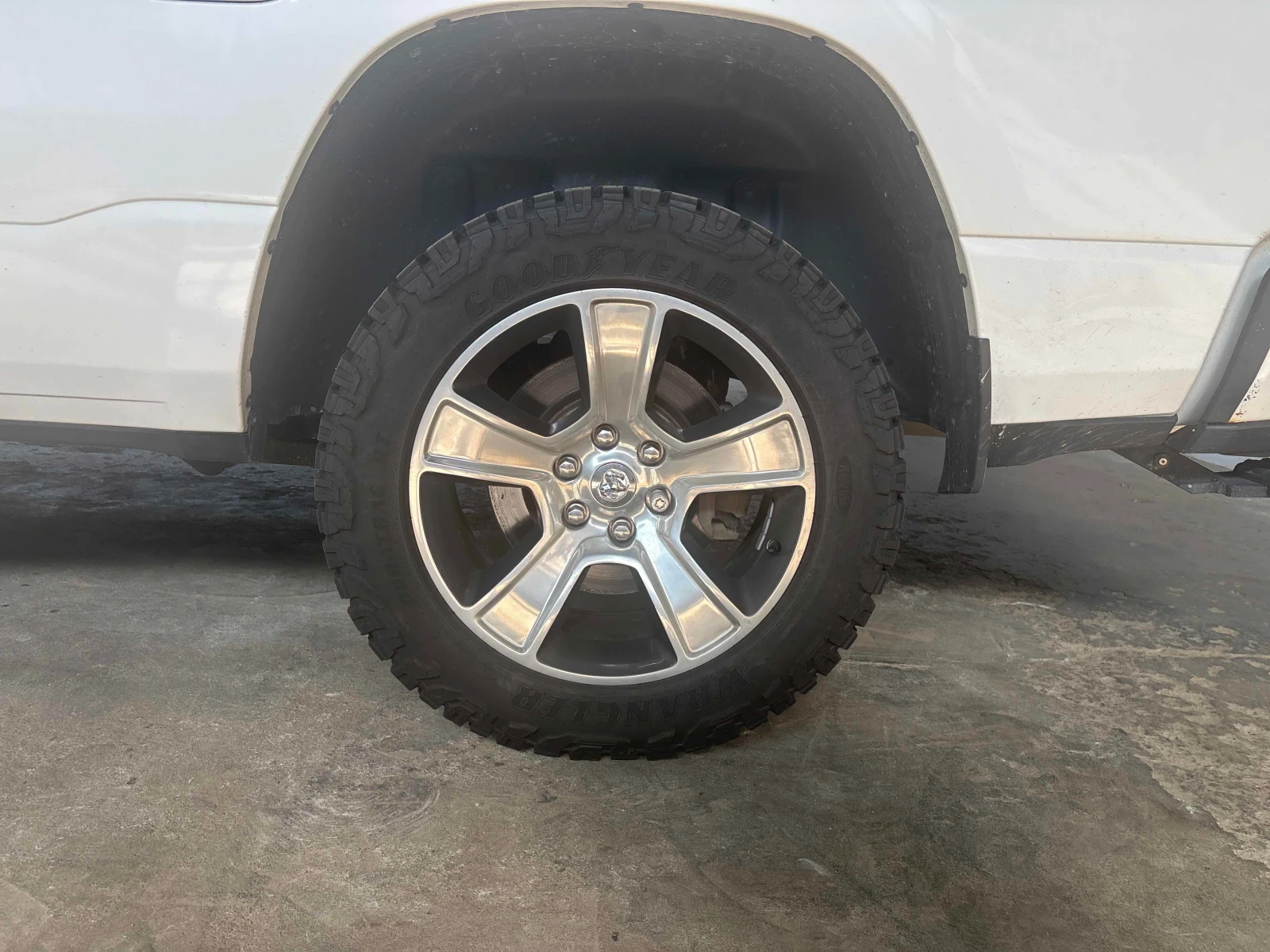 Dodge RAM 1500  Sport / ГОЛЯМАТА НАВИГАЦИЯ / CARFAX / АВТОКРЕДИТ, снимка 10 - Автомобили и джипове - 55875932