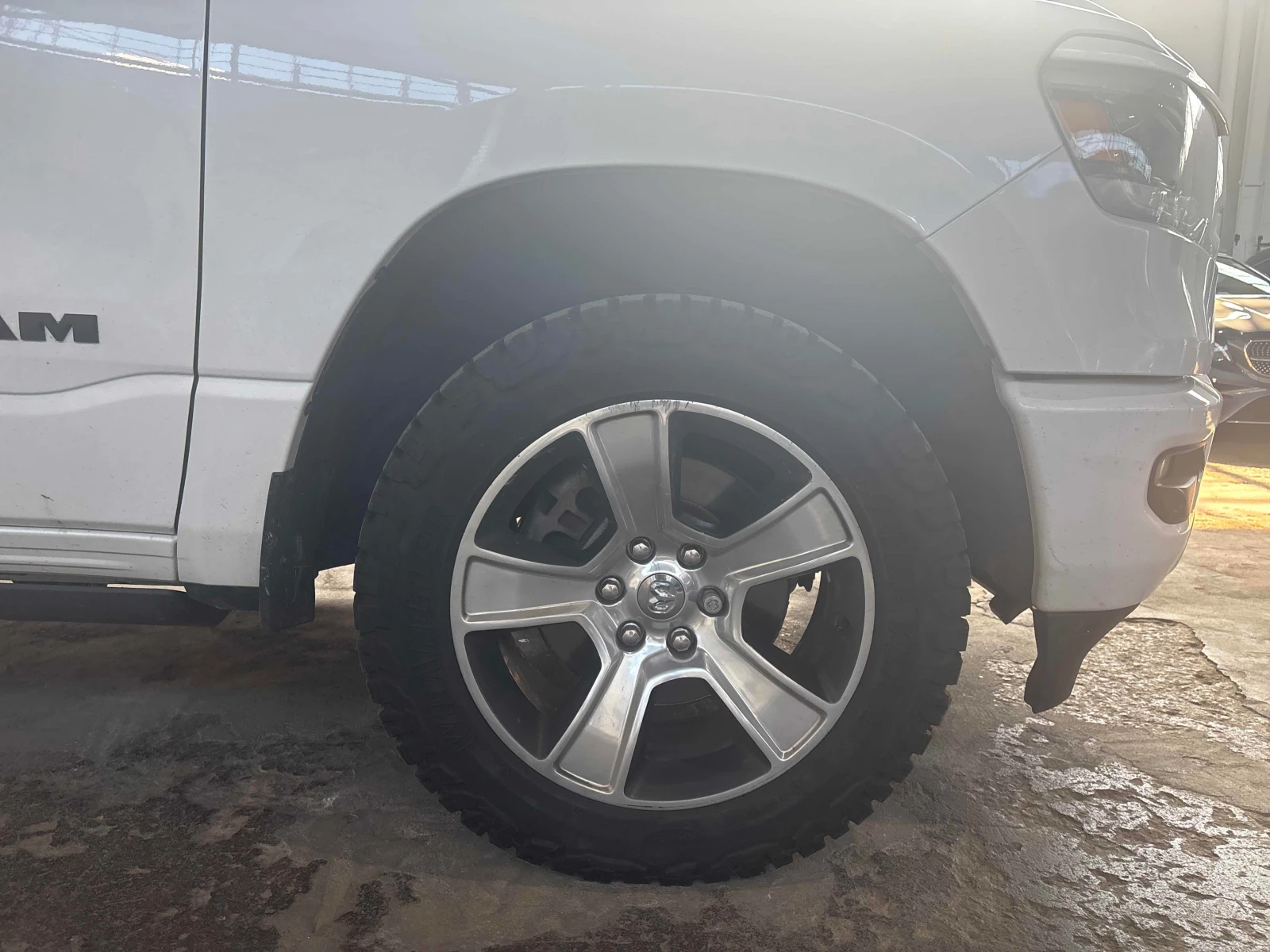 Dodge RAM 1500  Sport / ГОЛЯМАТА НАВИГАЦИЯ / CARFAX / АВТОКРЕДИТ, снимка 12 - Автомобили и джипове - 55875932