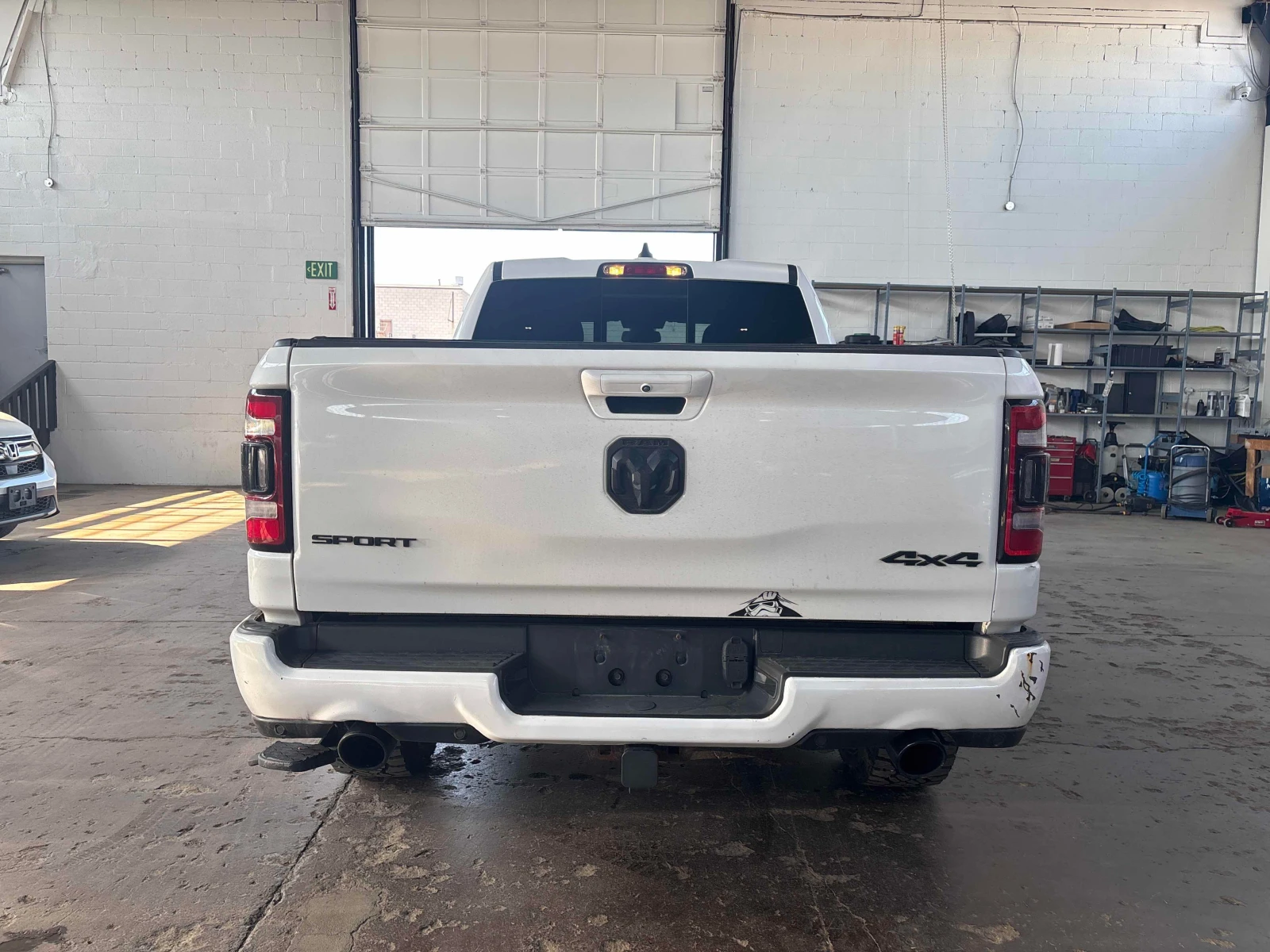 Dodge RAM 1500  Sport / ГОЛЯМАТА НАВИГАЦИЯ / CARFAX / АВТОКРЕДИТ, снимка 4 - Автомобили и джипове - 55875932