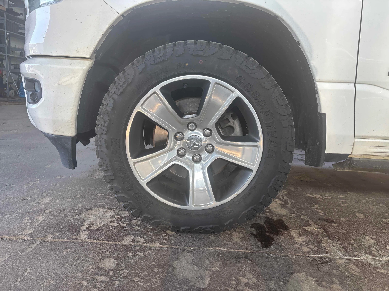 Dodge RAM 1500  Sport / ГОЛЯМАТА НАВИГАЦИЯ / CARFAX / АВТОКРЕДИТ, снимка 7 - Автомобили и джипове - 55875932