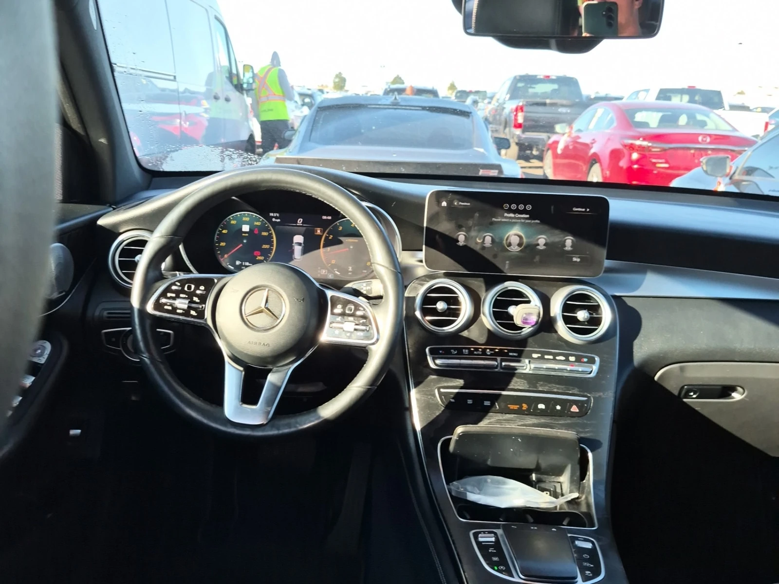 Mercedes-Benz GLC 300 * FULL DIGITAL * BURMESTER * ОТ ПРЕДСТАВИТЕЛСТВО *, снимка 10 - Автомобили и джипове - 56076242