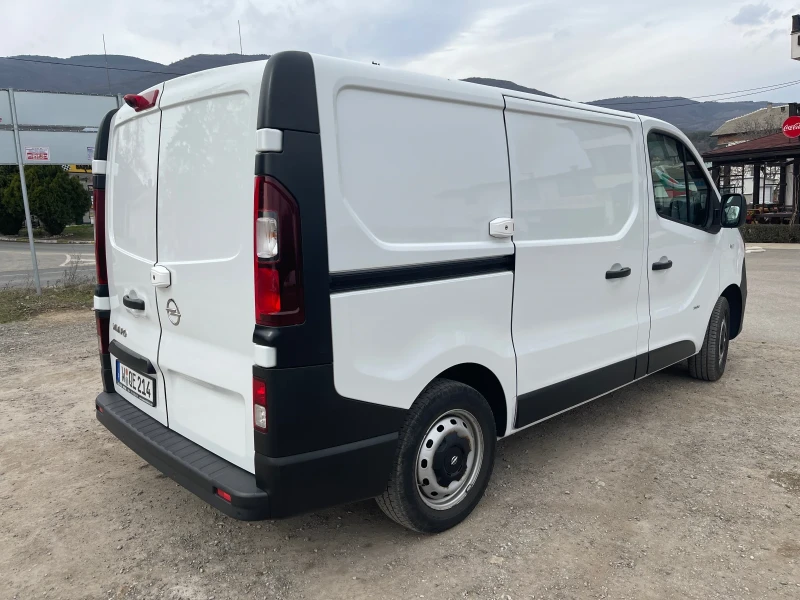 Opel Vivaro Euro 6 Оригинални Километри, снимка 5 - Бусове и автобуси - 52674339