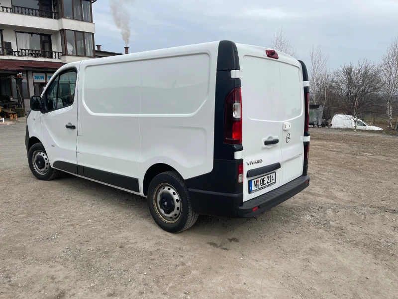 Opel Vivaro Euro 6 Оригинални Километри, снимка 7 - Бусове и автобуси - 52674339