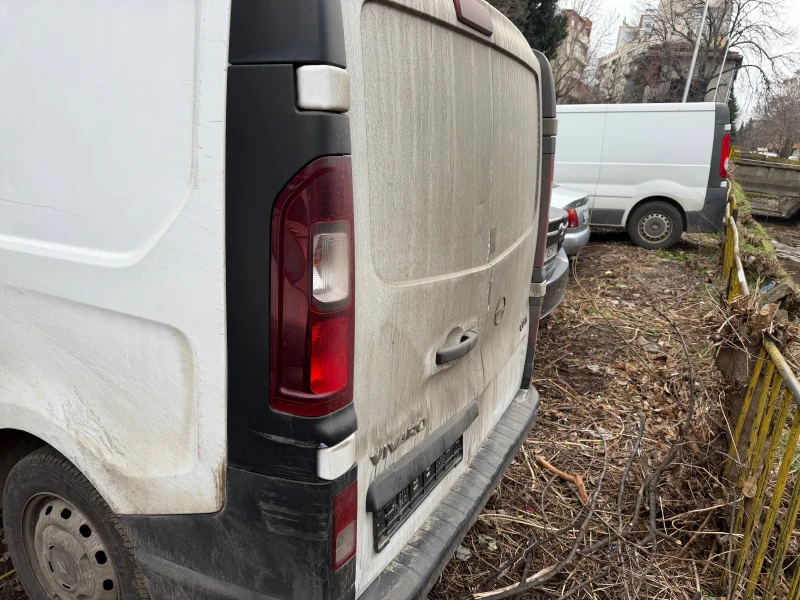Opel Vivaro, снимка 6 - Бусове и автобуси - 53077557