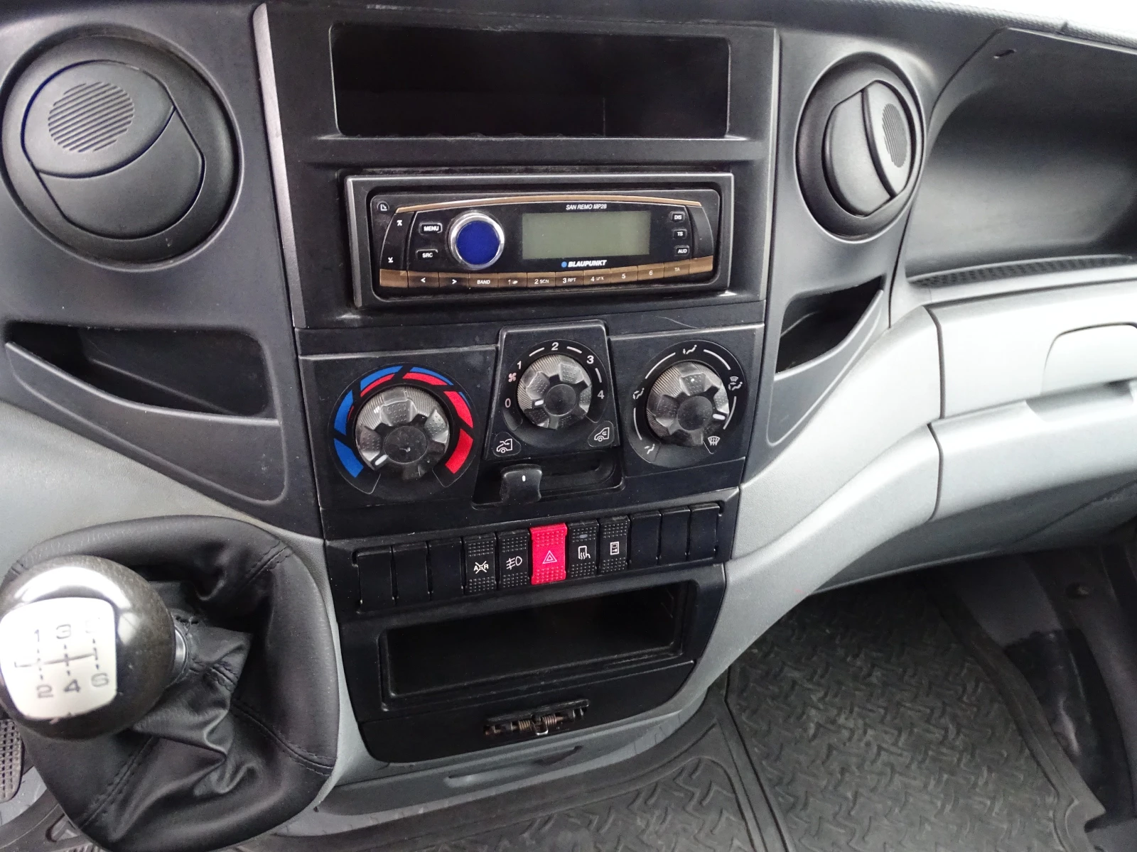 Iveco 35c15 3.0HPI  ���. * �* 7-����� | Mobile.bg � ����������� 13