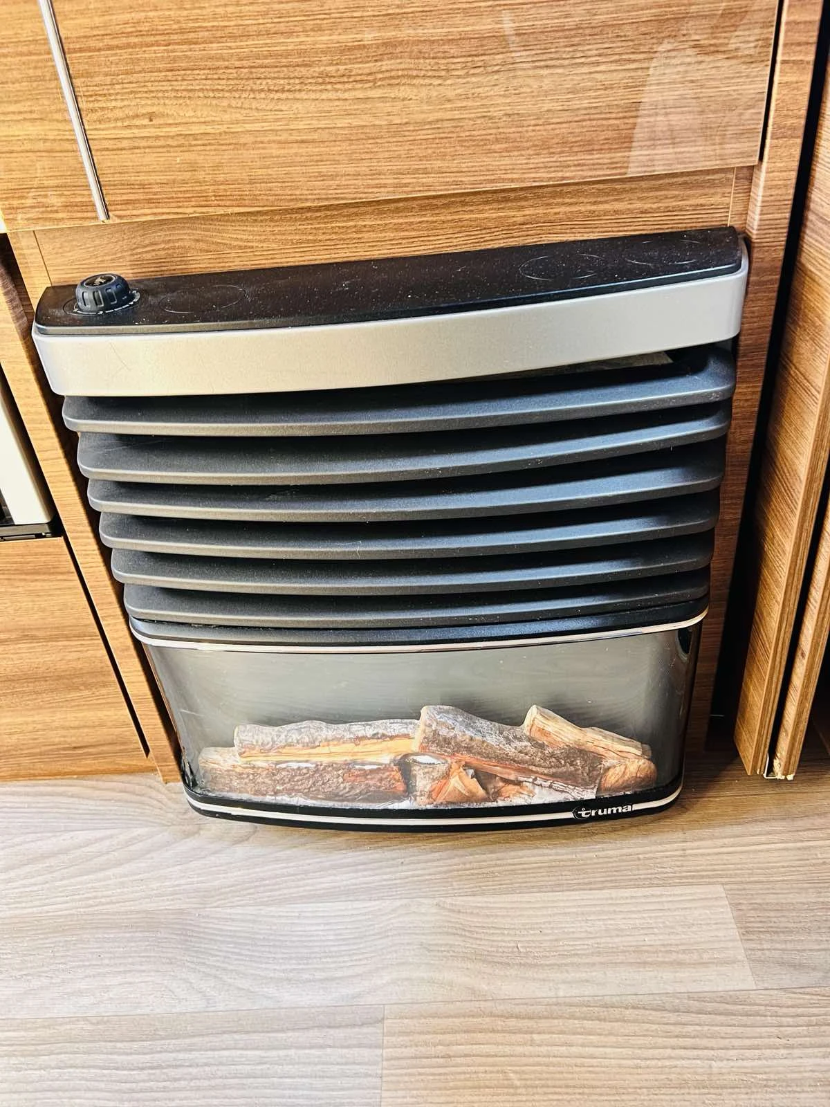 Каравана Tabbert Bellini, снимка 17 - Каравани и кемпери - 53892434