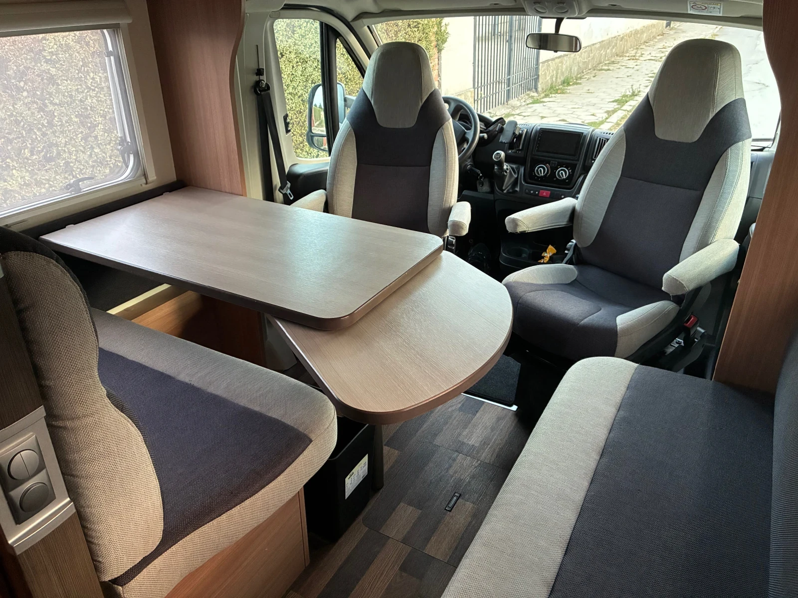 Кемпер Knaus Fiat 2.3 / 150 к.с.   6 спални места, снимка 12 - Каравани и кемпери - 56130173