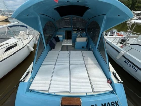 Моторна яхта Pershing 33, снимка 2
