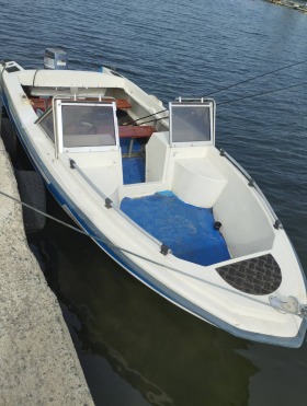 Лодка Собствено производство, снимка 1 - Воден транспорт - 45081225