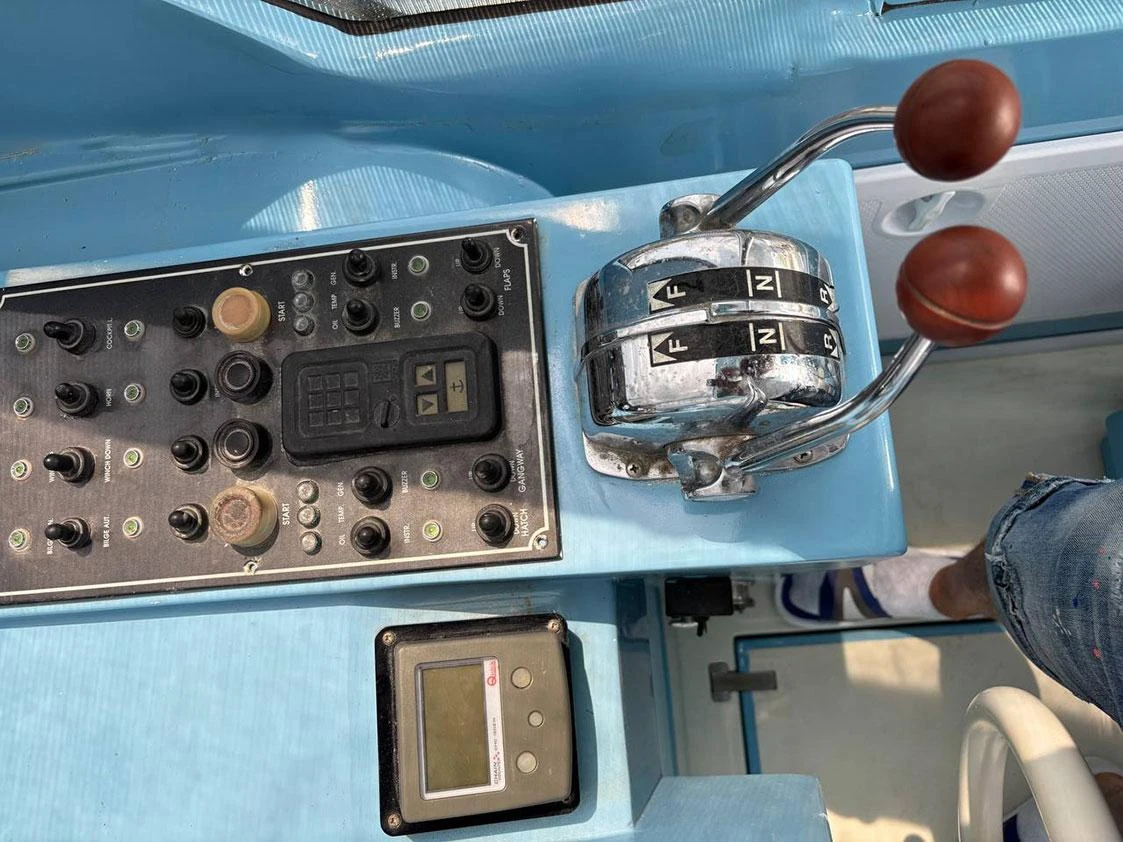   Pershing 33 | Mobile.bg   16