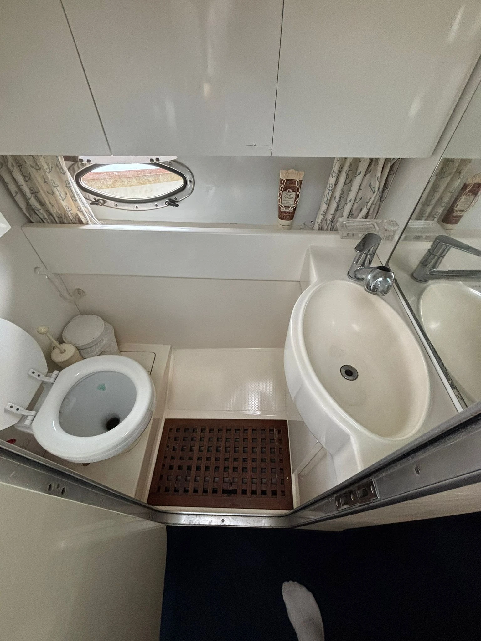 Моторна яхта Pershing 33 - изображение 10