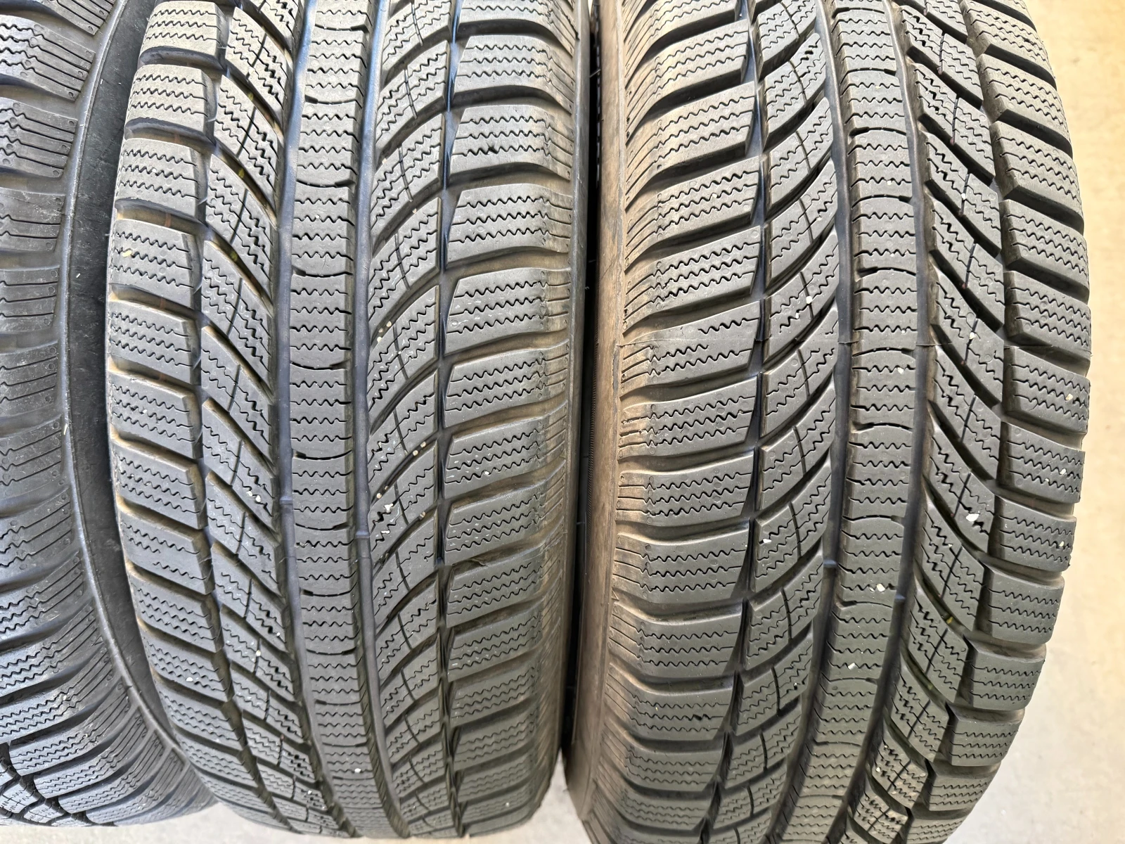 Гуми Зимни 195/65R15, снимка 3 - Гуми и джанти - 55977783