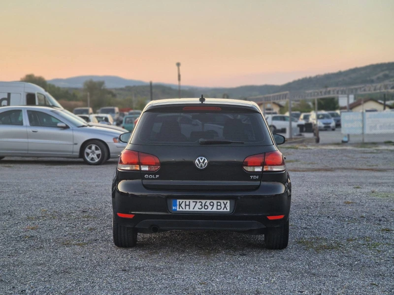 VW Golf 1.6, снимка 4 - Автомобили и джипове - 47331198