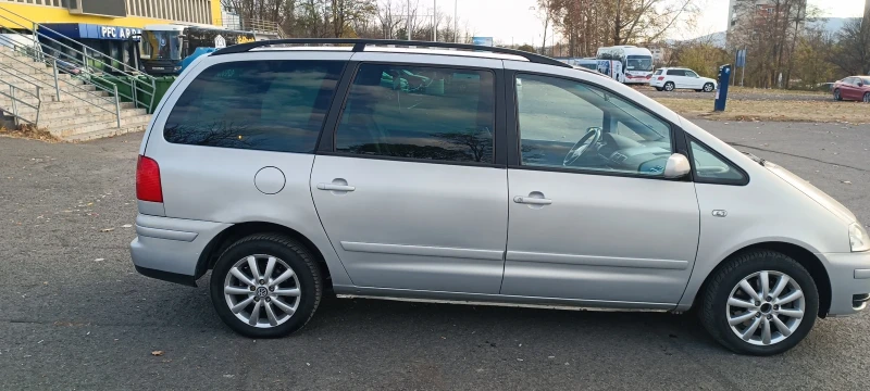 VW Sharan 1.9TDI, снимка 5 - Автомобили и джипове - 48042612