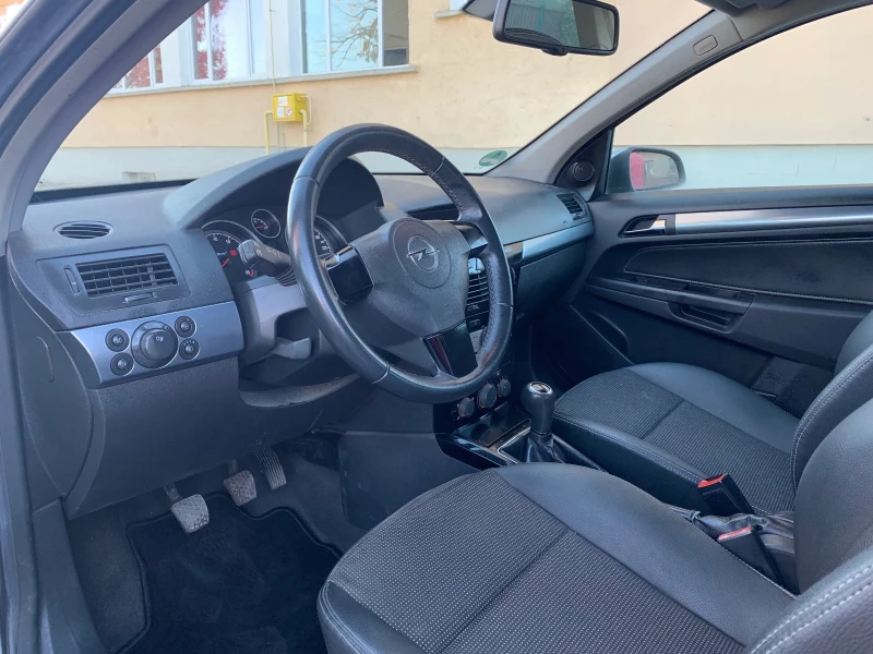 Opel Astra 1.8, снимка 8 - Автомобили и джипове - 48101354