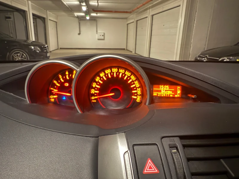 Toyota Verso Toyota Verso 2.0d 124ps , снимка 14 - Автомобили и джипове - 51949446