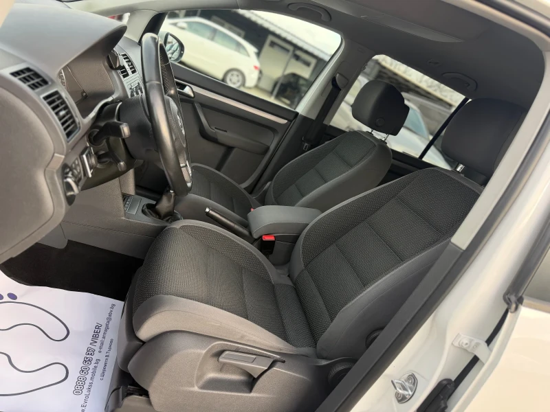 VW Touran 2.0TDI 140кс 6с 7-места НАВИ ПОДГРЕВ ПЕЧКА , снимка 11 - Автомобили и джипове - 53244019