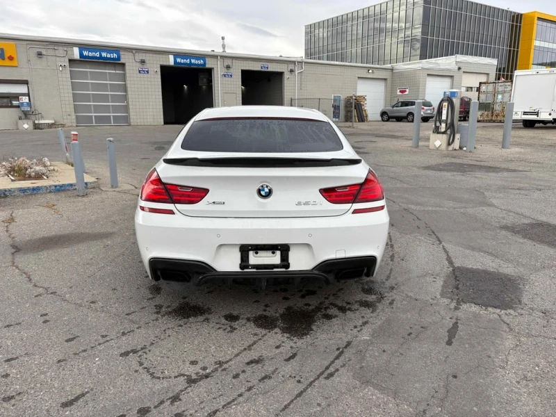 BMW 650 i* HeadUp* N55* Keyless* Mperfomance* 360, снимка 5 - Автомобили и джипове - 53445558
