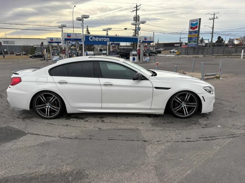 BMW 650 i* HeadUp* N55* Keyless* Mperfomance* 360, снимка 3 - Автомобили и джипове - 53445558