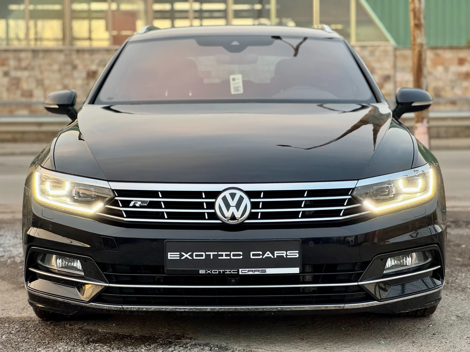 VW Passat 2.0 TDI 4m R Line ! SWISS ! - изображение 2