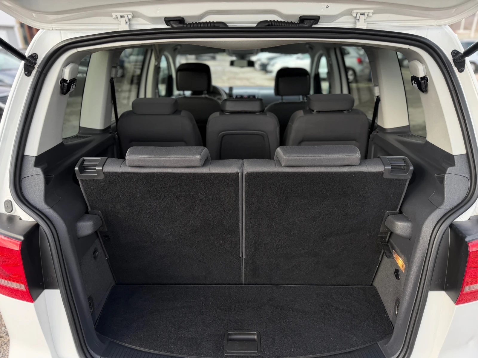 VW Touran 2.0TDI 140�� 6� 7-����� ���� ������� �����  | Mobile.bg � ����������� 13