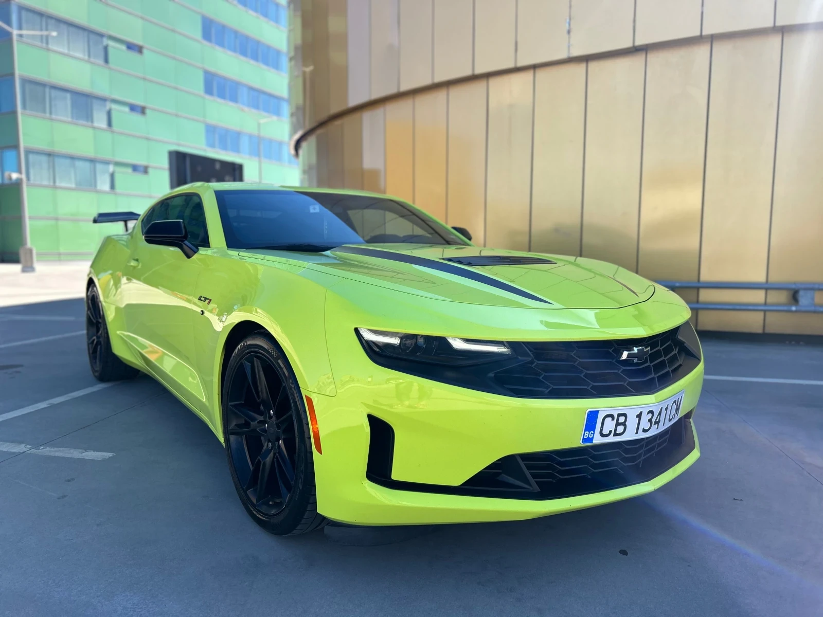 Chevrolet Camaro LT1 6.2 V8* LED* CARPLAY* КРИЛО - изображение 2
