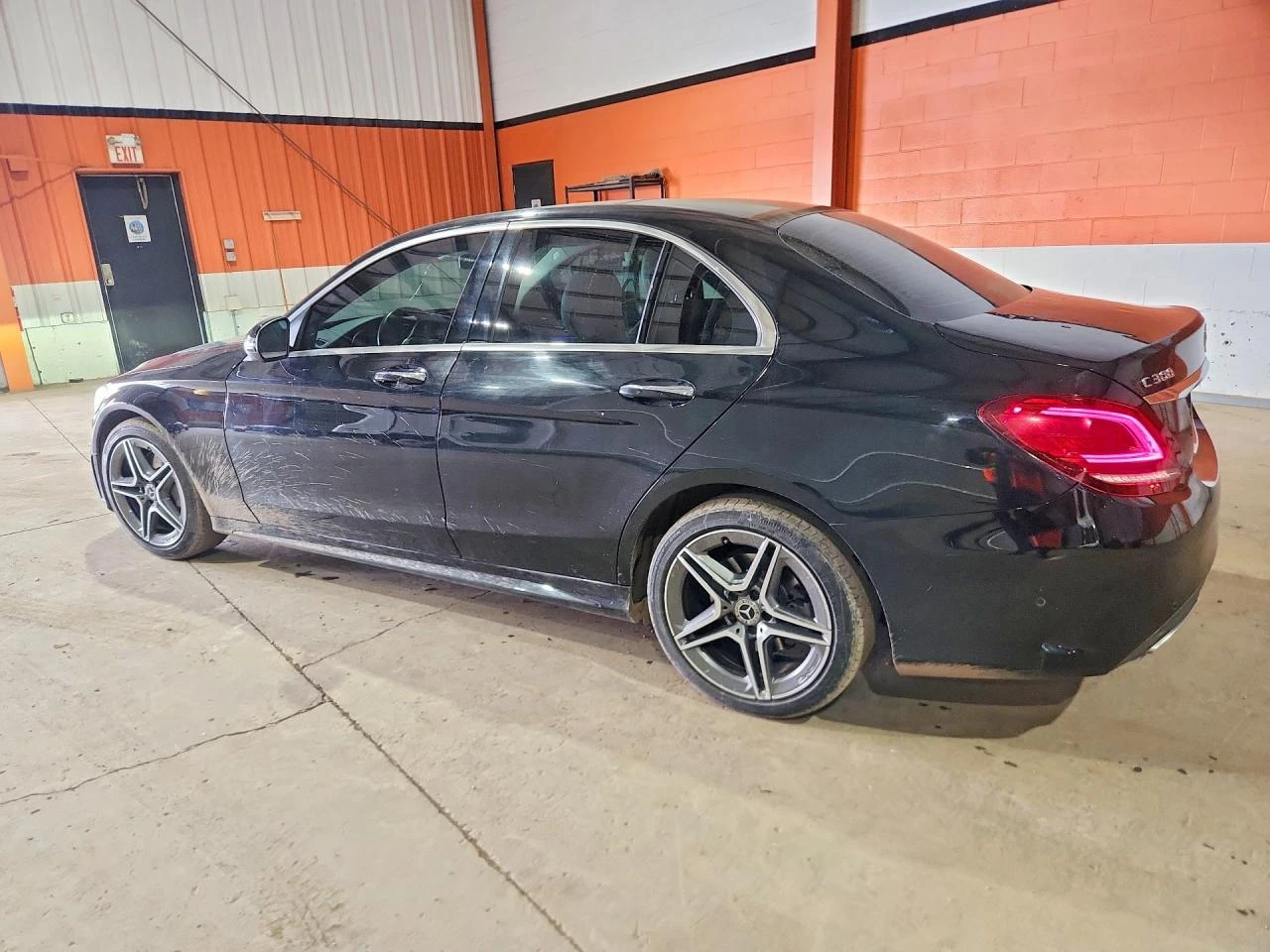 Mercedes-Benz C 300 2.0l 4Matic, снимка 2 - Автомобили и джипове - 53816403