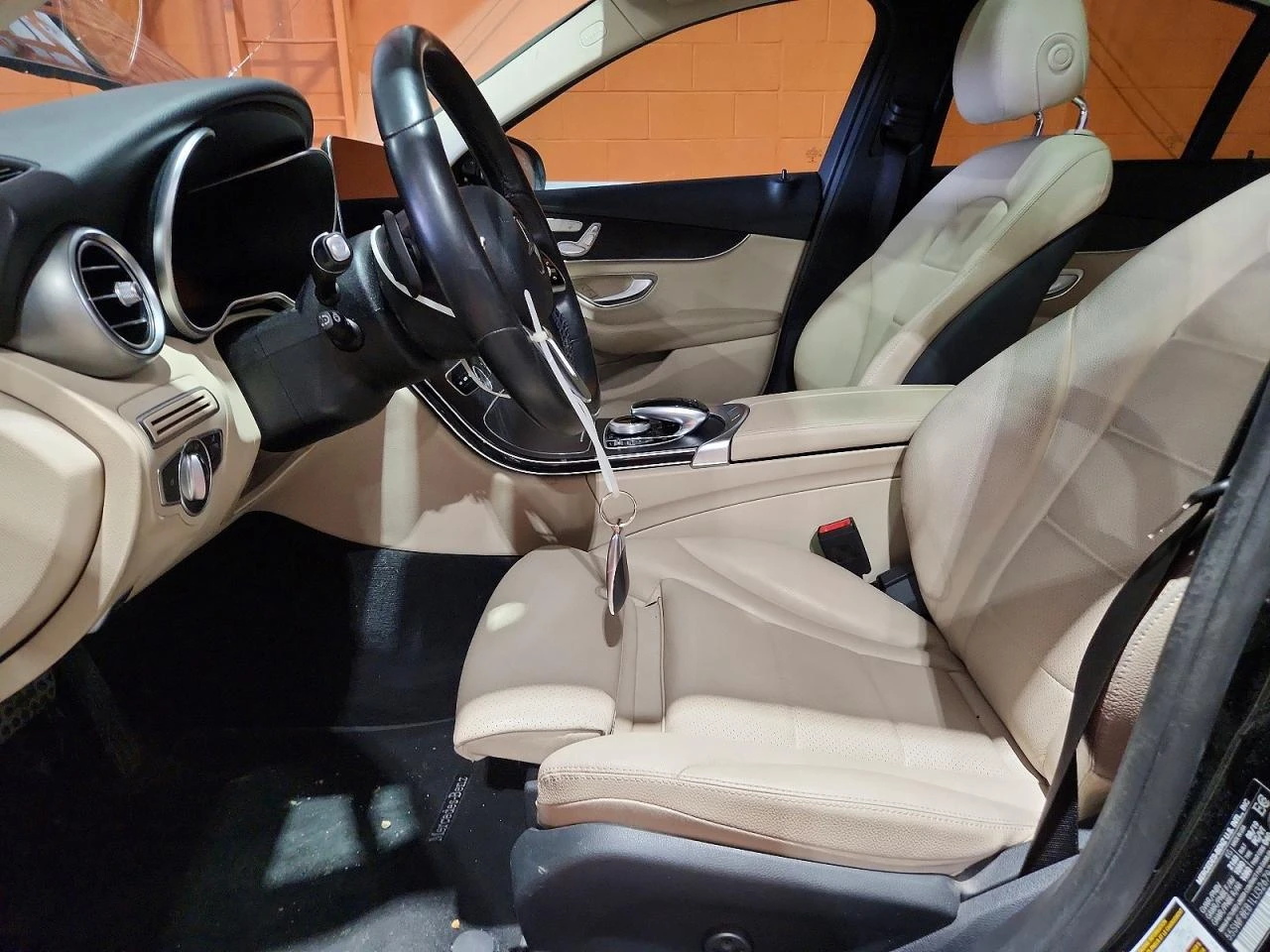 Mercedes-Benz C 300 2.0l 4Matic, снимка 7 - Автомобили и джипове - 53816403