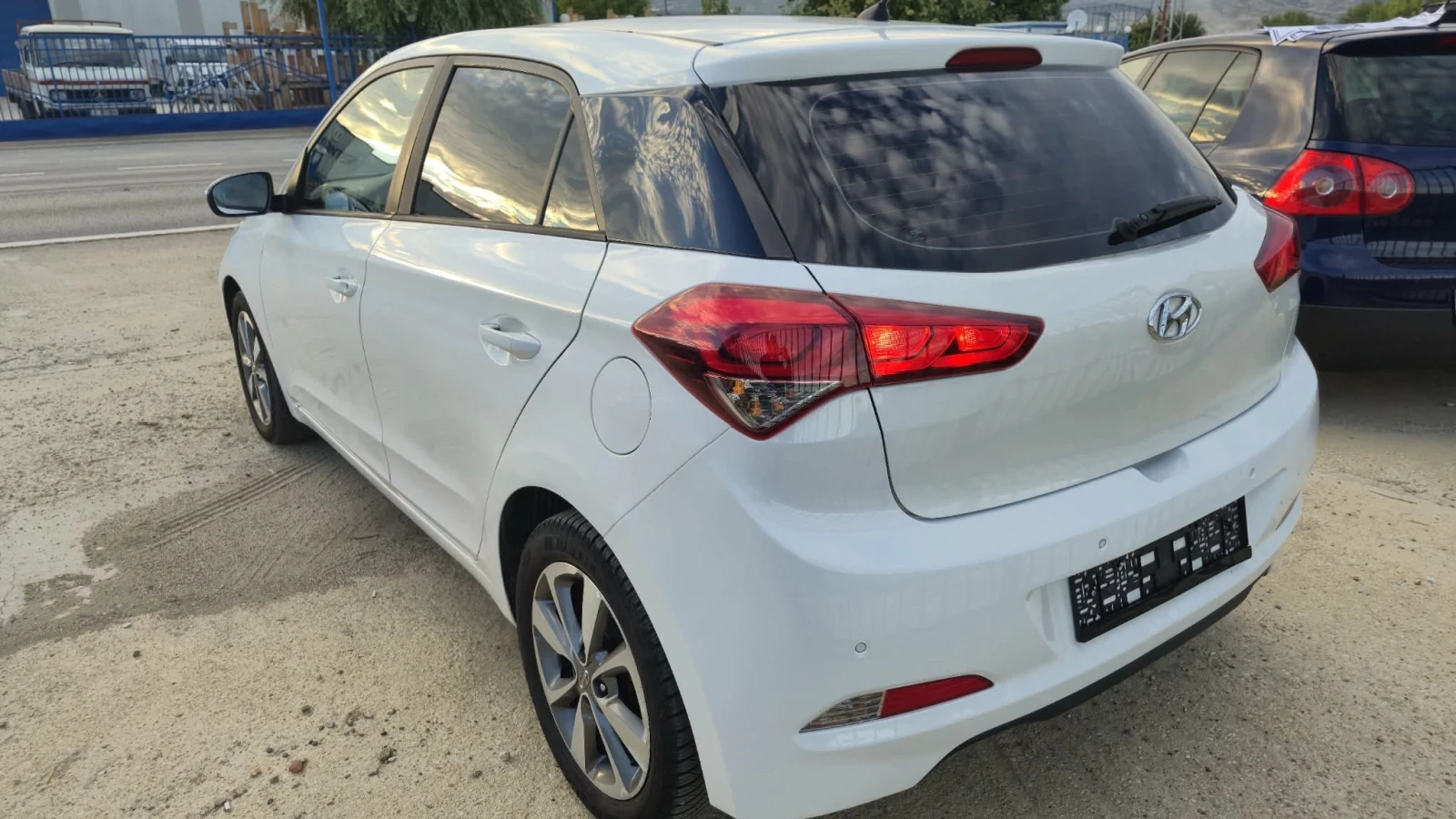 Hyundai I20 1.1 CRDI, снимка 8 - Автомобили и джипове - 54168365