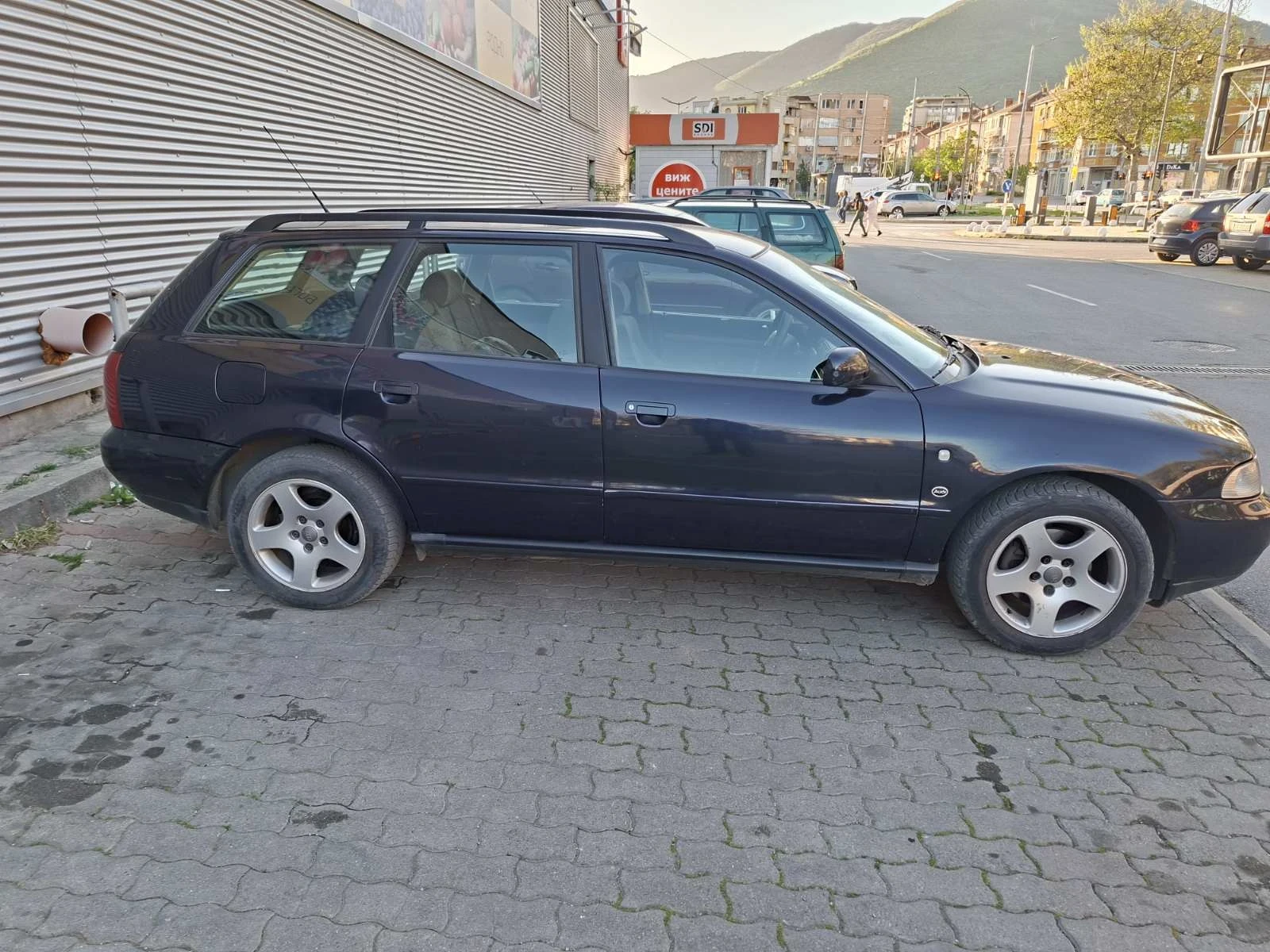 Audi A4 avant, снимка 5 - Автомобили и джипове - 54495952