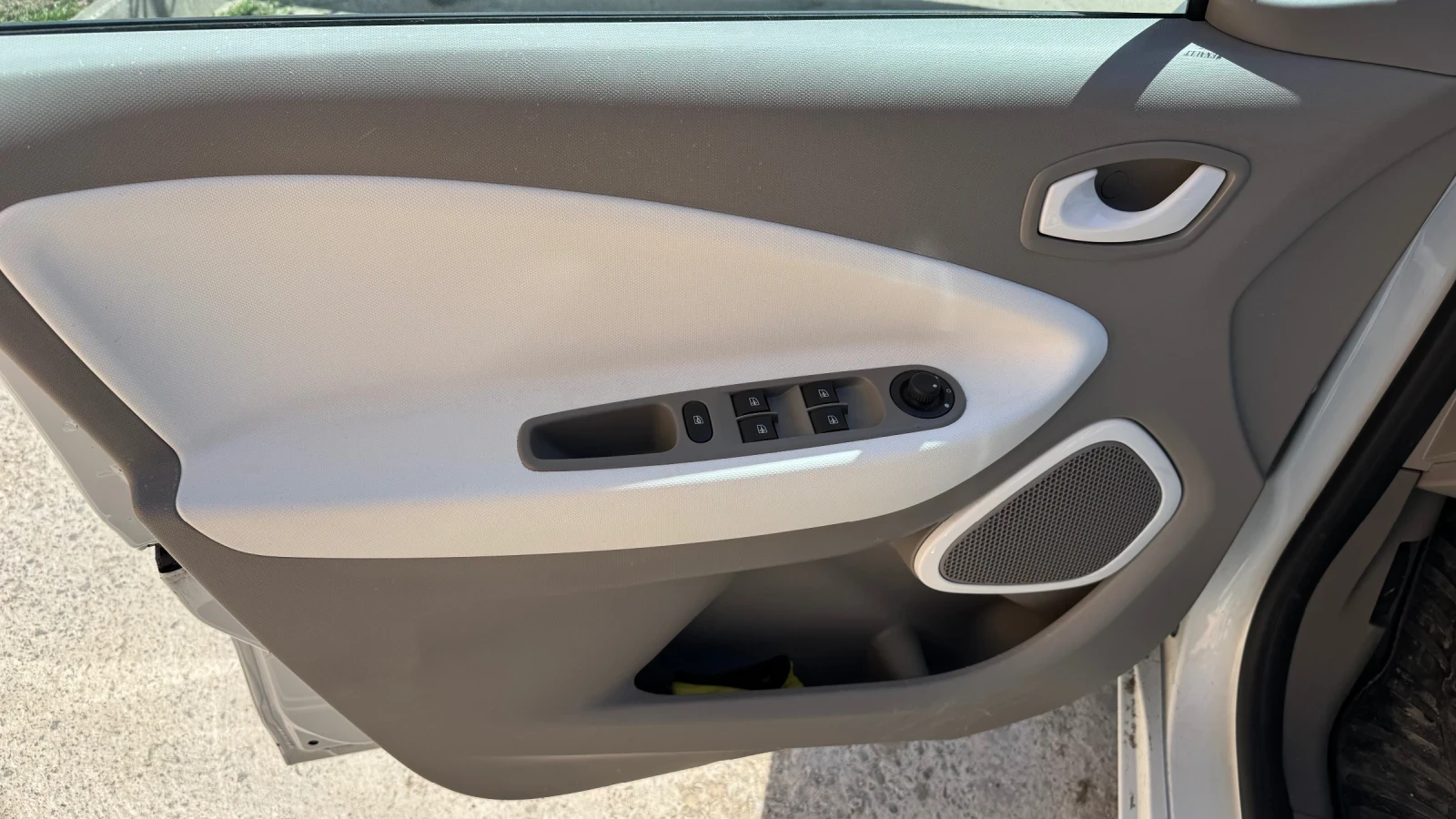 Renault Zoe Q210 Zen 22KWh, снимка 10 - Автомобили и джипове - 54567901
