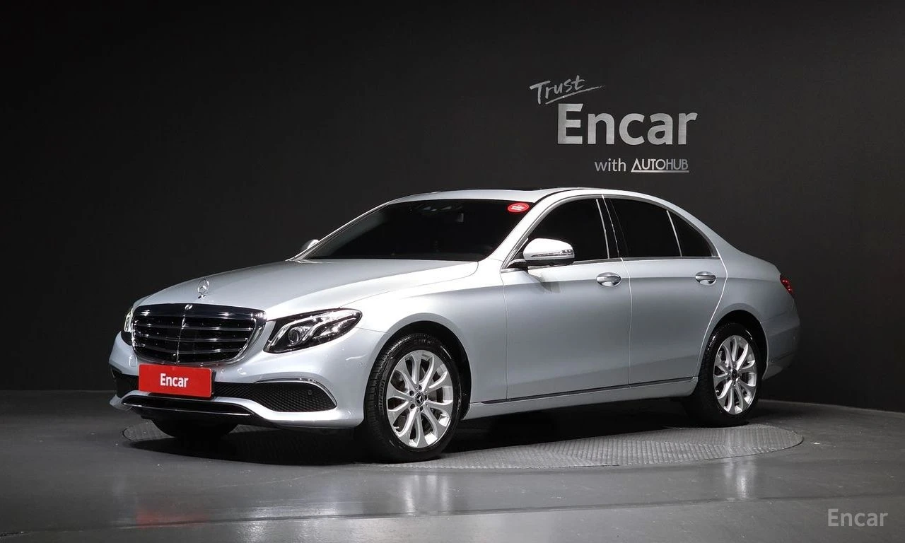 Mercedes-Benz E 300 4MATIC* EXCLUSIVE* BURMESTER* ОБДУХВАНЕ* ДИСТРОНИК