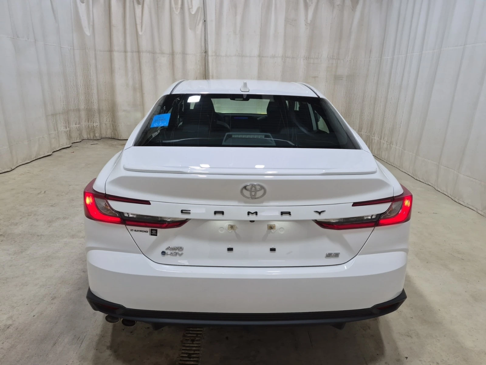 Toyota Camry * HYBRID SE UPGRADE * AWD * CARFAX * , снимка 5 - Автомобили и джипове - 56004343