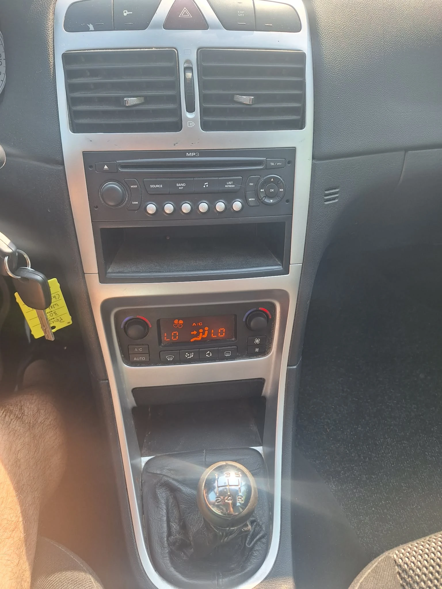 Peugeot 307 1.6HDI, снимка 13 - Автомобили и джипове - 56017585