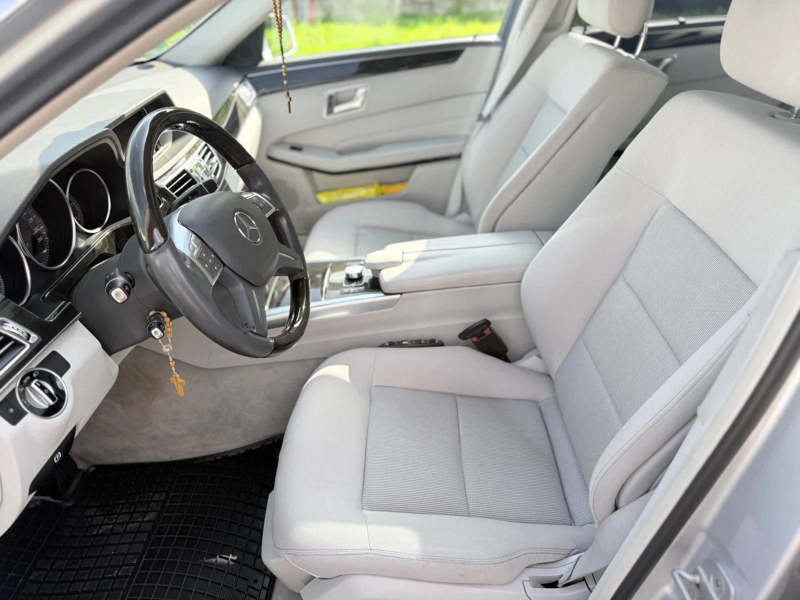 Mercedes-Benz E 300 3.0CDI, снимка 13 - Автомобили и джипове - 56303851