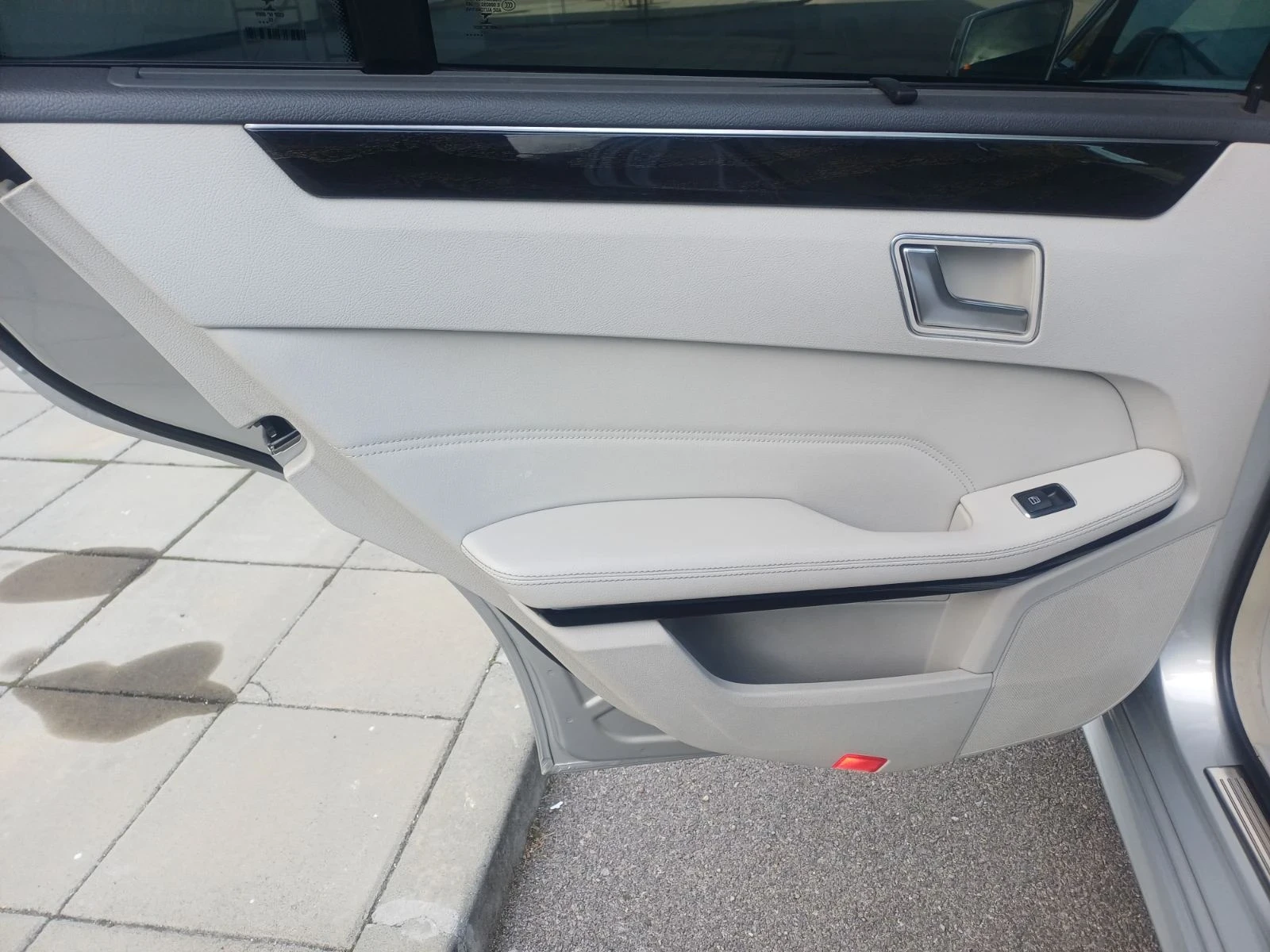 Mercedes-Benz E 300 3.0CDI, снимка 11 - Автомобили и джипове - 56303851