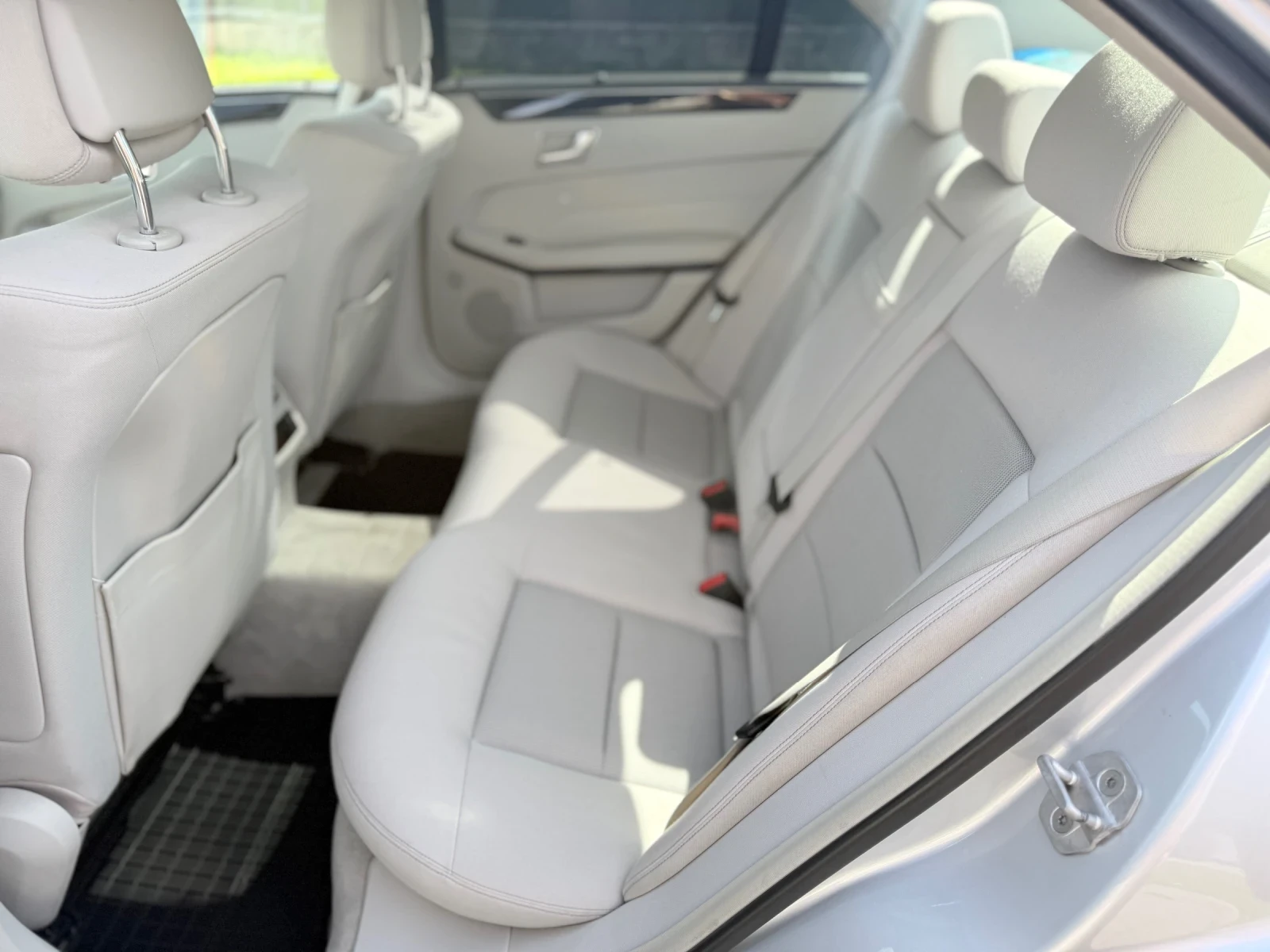 Mercedes-Benz E 300 3.0CDI, снимка 12 - Автомобили и джипове - 56303851
