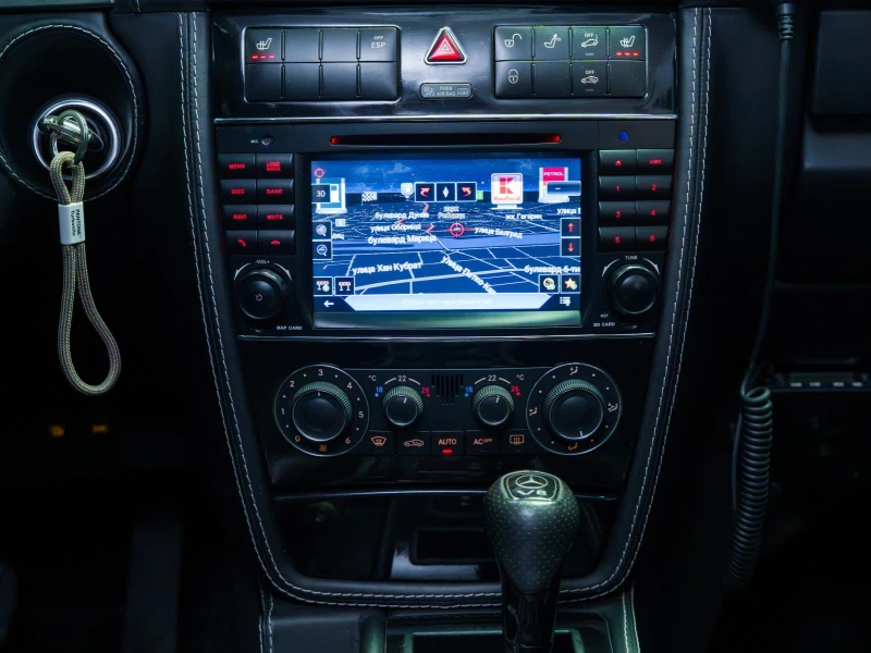 Mercedes-Benz G 55 AMG Бронирана Б-6 + Подгрев* Камера* 3xTV* Carbon* , снимка 7 - Автомобили и джипове - 53373457