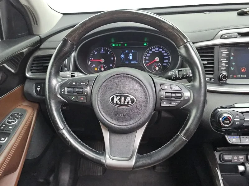 Kia Sorento DIESEL 2.0 2WD NOBLESSE, снимка 13 - Автомобили и джипове - 55261642