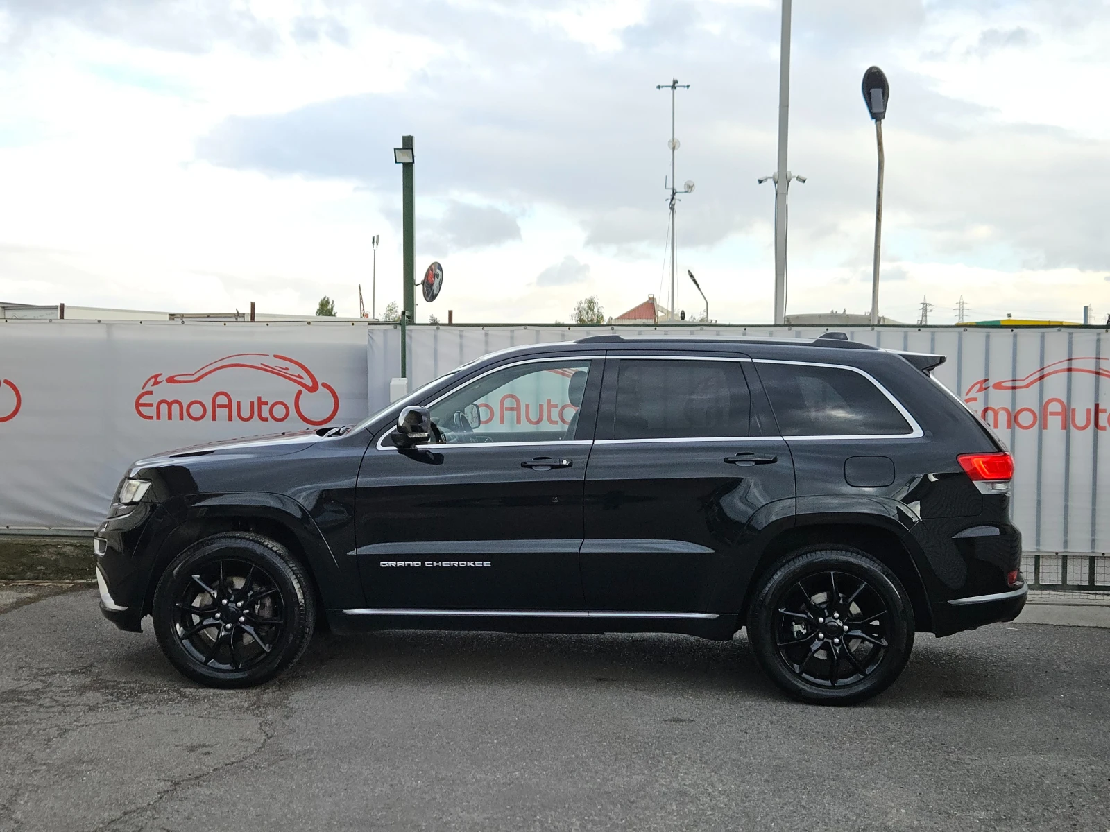 Jeep Grand cherokee 3.0D/SUMMIT/250k.c/8ск/LED/ACC/NAVI/БЛУТУТ/EU6/ТОП - изображение 6