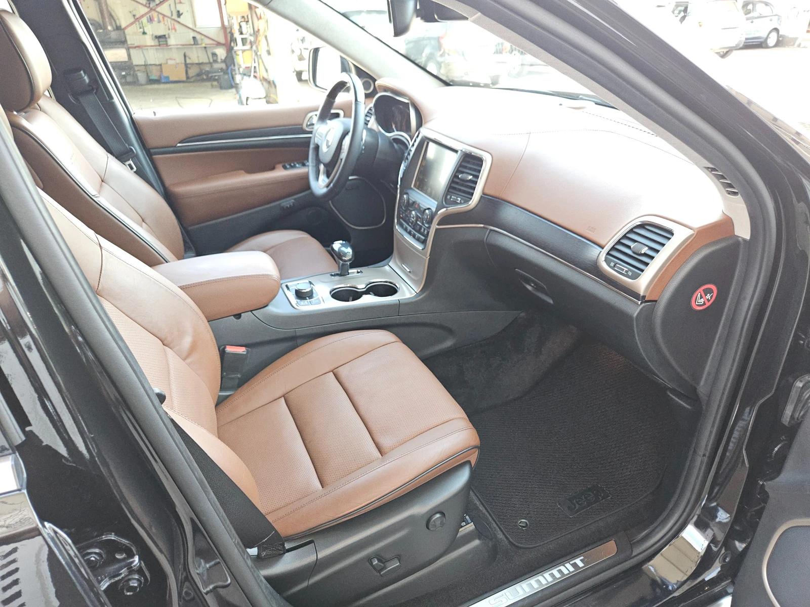 Jeep Grand cherokee 3.0D/SUMMIT/250k.c/8ск/LED/ACC/NAVI/БЛУТУТ/EU6/ТОП - изображение 9