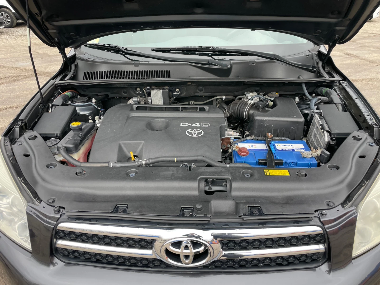 Toyota Rav4 2.2 D4D 136 к.с - изображение 10