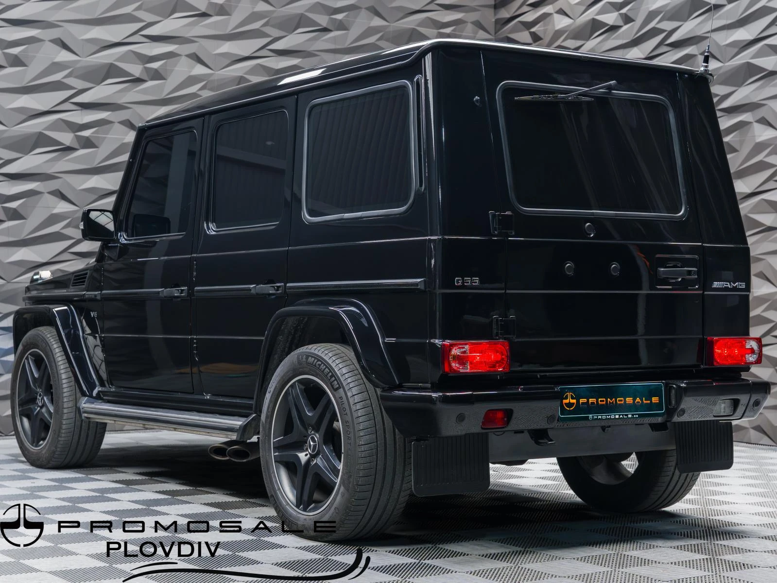 Mercedes-Benz G 55 AMG Бронирана Б-6 + Подгрев* Камера* 3xTV* Carbon*  - изображение 4