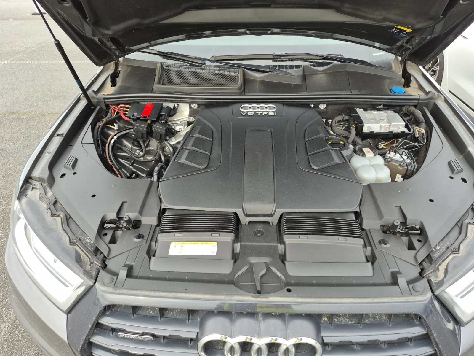 Audi Q7  PROGRESSIV * ОБДУХВАНЕ* LANE ASSIST* * CARFAX * , снимка 5 - Автомобили и джипове - 53721066