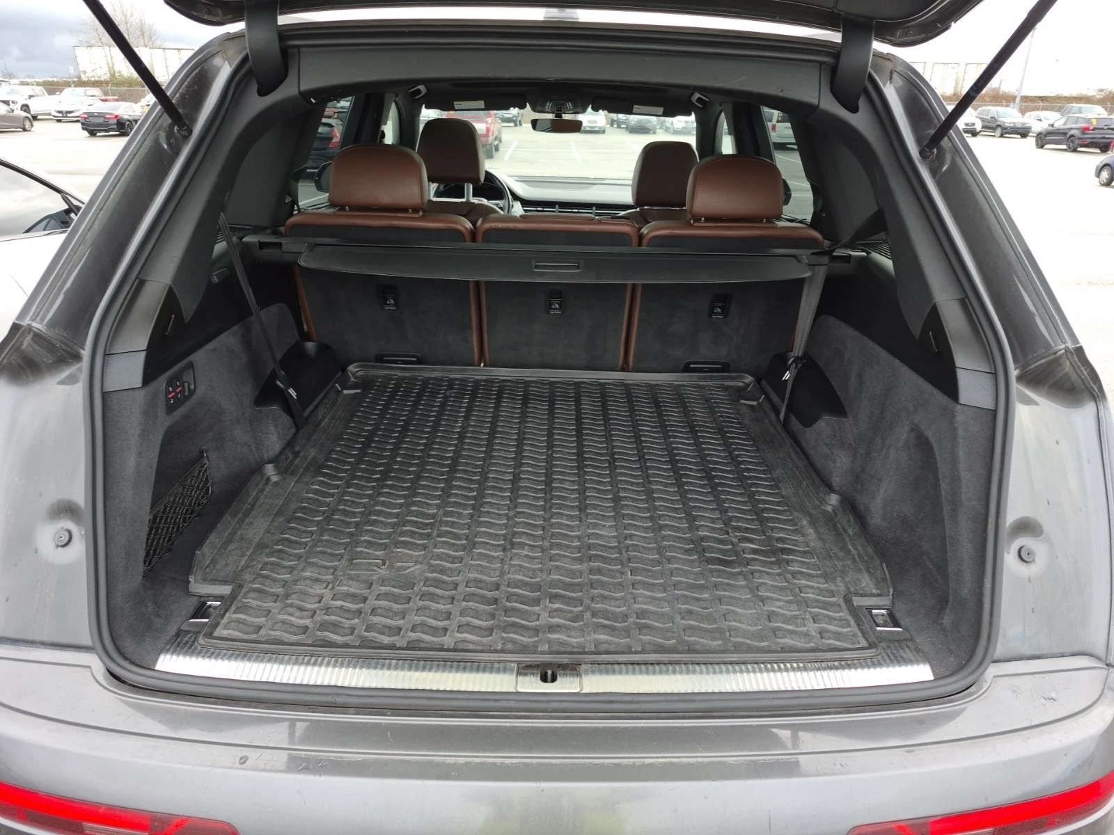 Audi Q7  PROGRESSIV * ОБДУХВАНЕ* LANE ASSIST* * CARFAX * , снимка 7 - Автомобили и джипове - 53721066