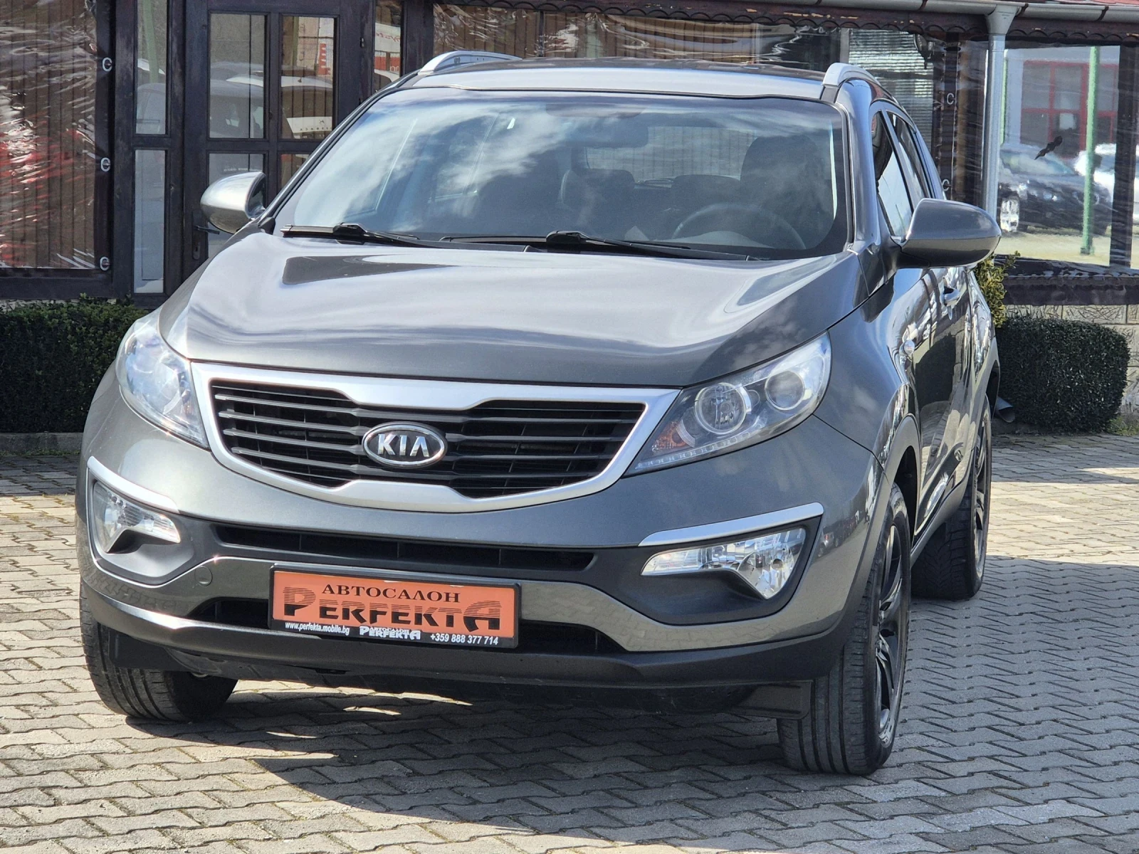 Kia Sportage 1.6 бензин 135к.с., снимка 3 - Автомобили и джипове - 53777315