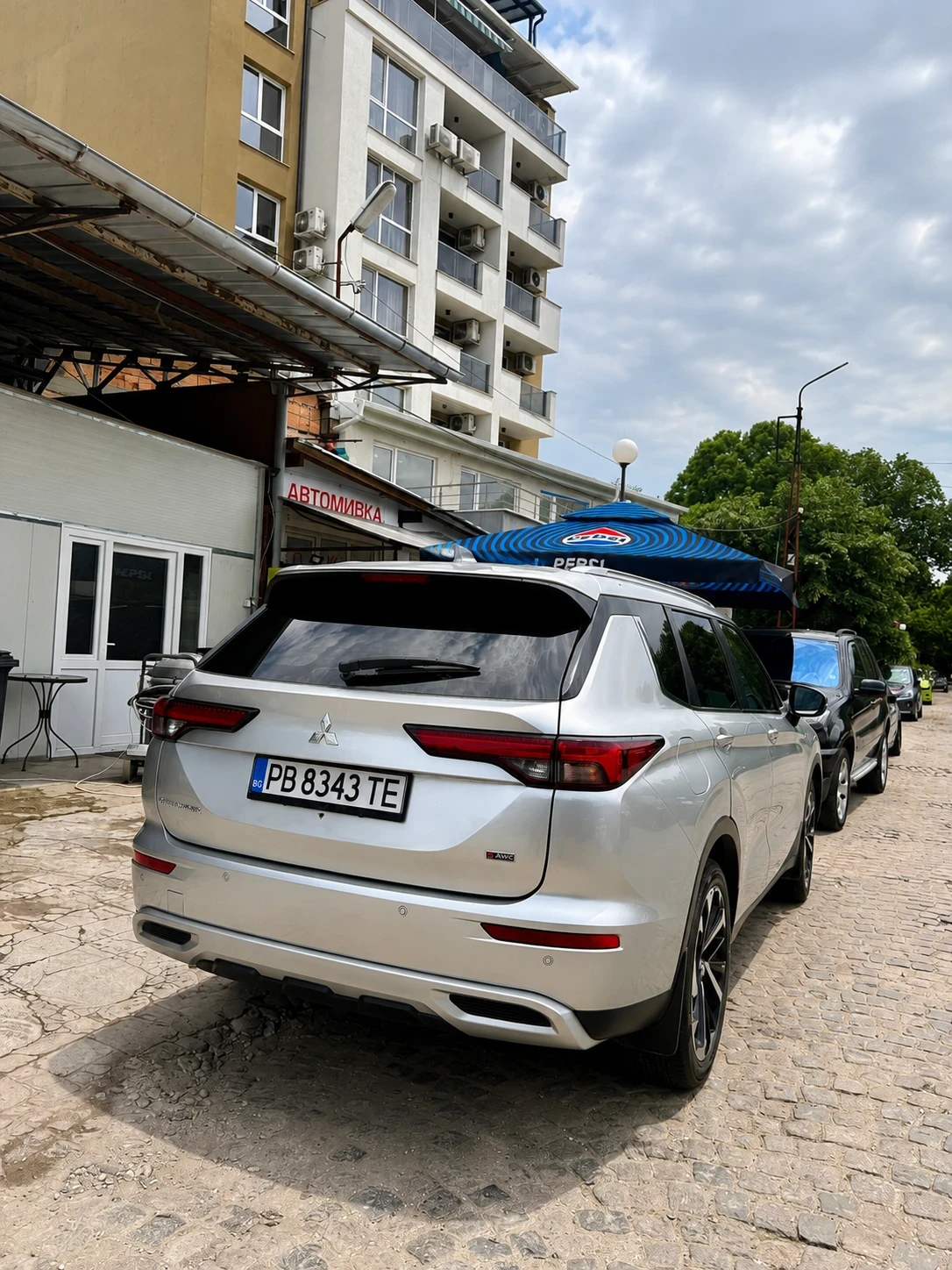 Mitsubishi Outlander, снимка 4 - Автомобили и джипове - 54606424