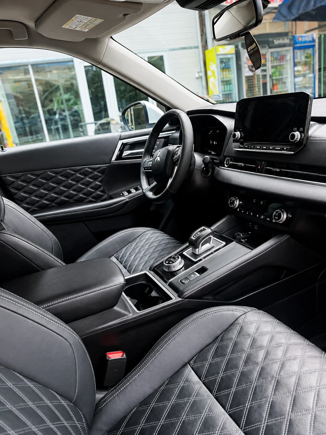 Mitsubishi Outlander, снимка 7 - Автомобили и джипове - 54606424