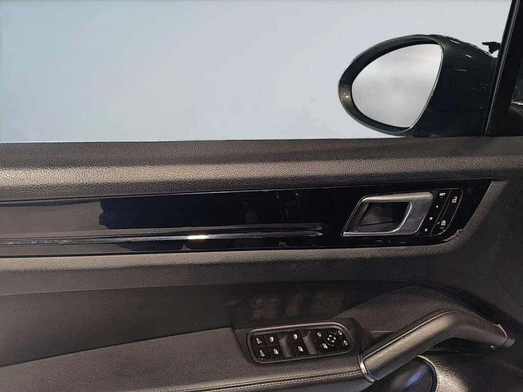 Porsche Cayenne * Premium Spec AWD | Panoramic Roof | Black * CARF, снимка 7 - Автомобили и джипове - 54903170