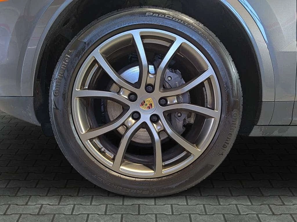 Porsche Cayenne * Premium Spec AWD | Panoramic Roof | Black * CARF, снимка 6 - Автомобили и джипове - 54903170